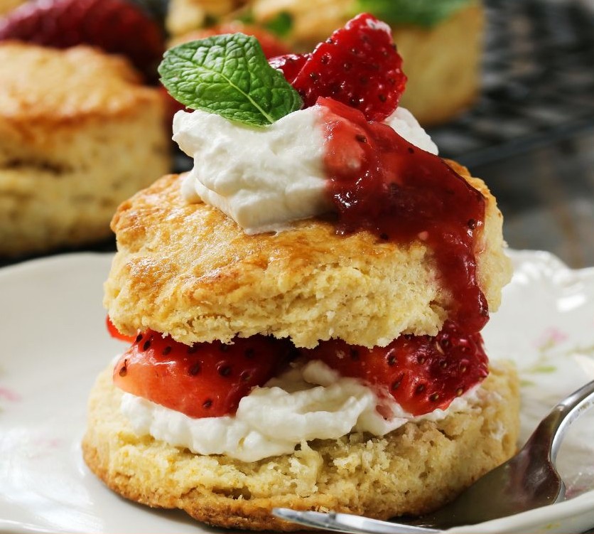 Keto Strawberry Shortcake