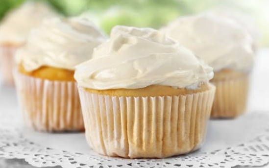 Keto Vanilla Cupcakes